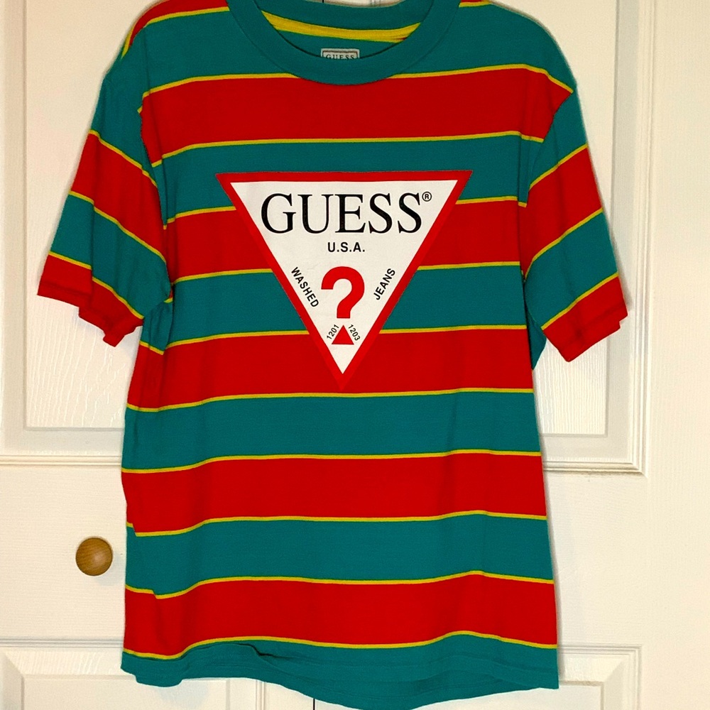 Mens GUESS T-shirt, size Medium